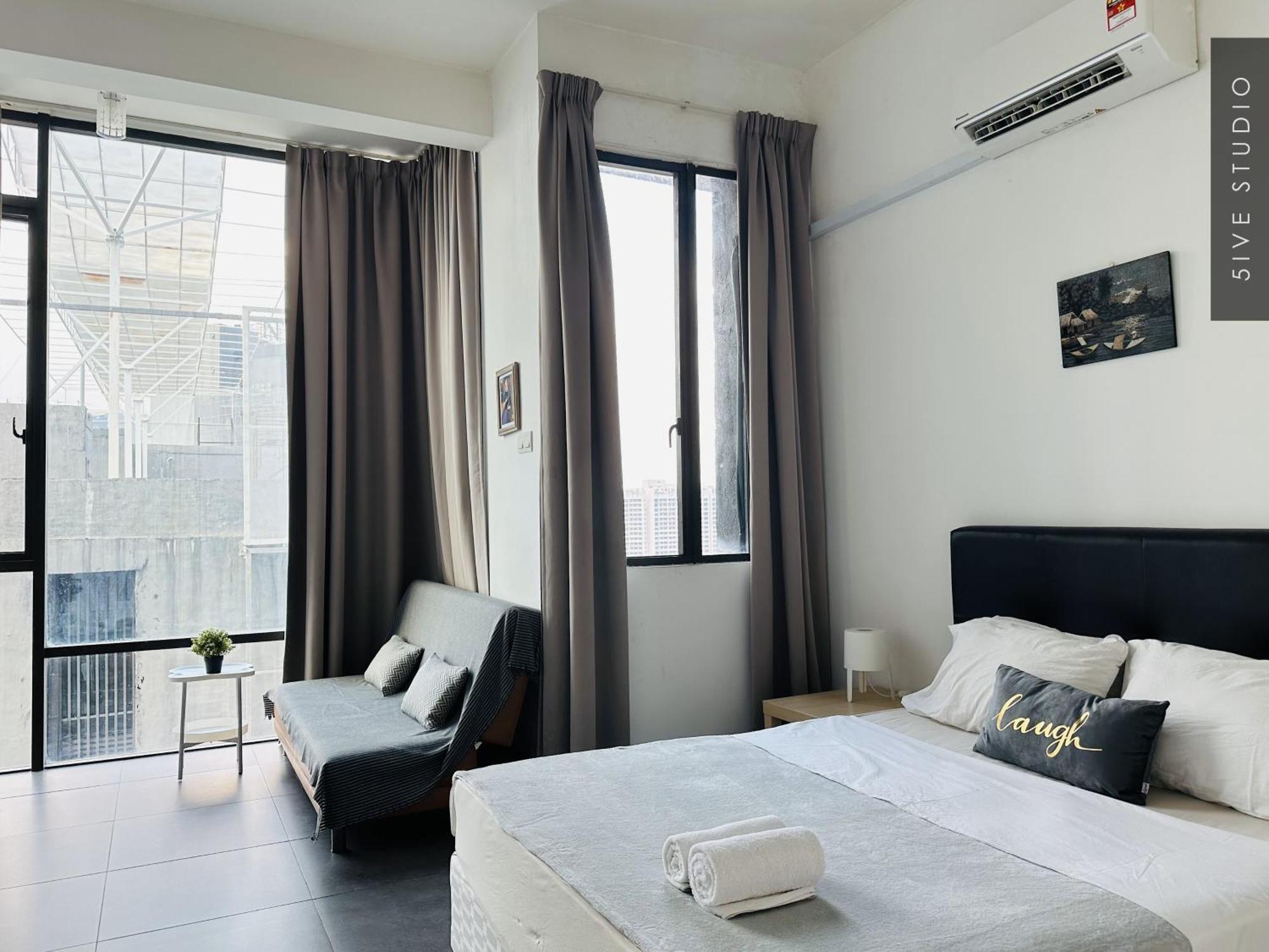 Five Studio - Empire Damansara Петалінг-Джая Екстер'єр фото
