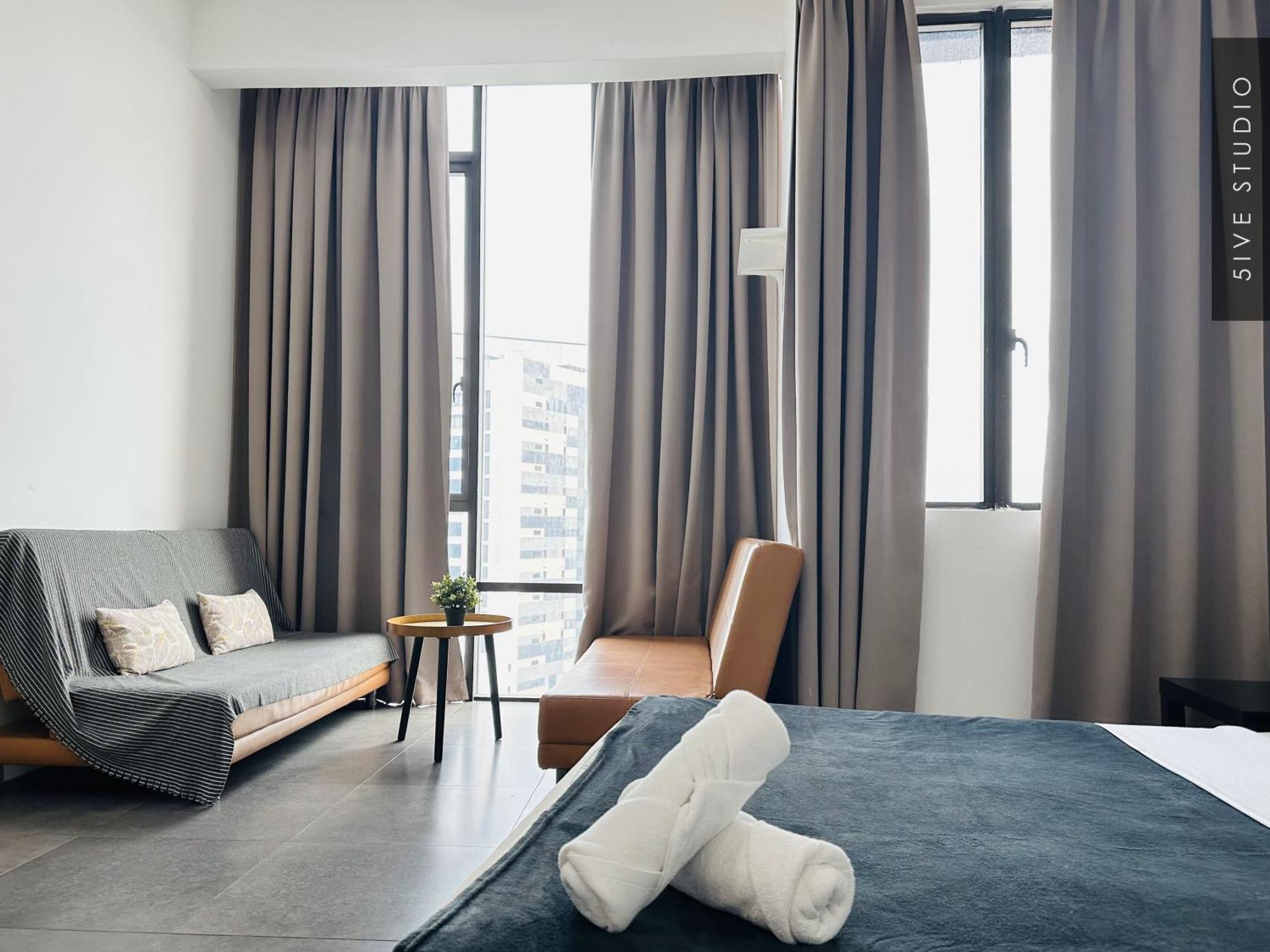 Five Studio - Empire Damansara Петалінг-Джая Екстер'єр фото