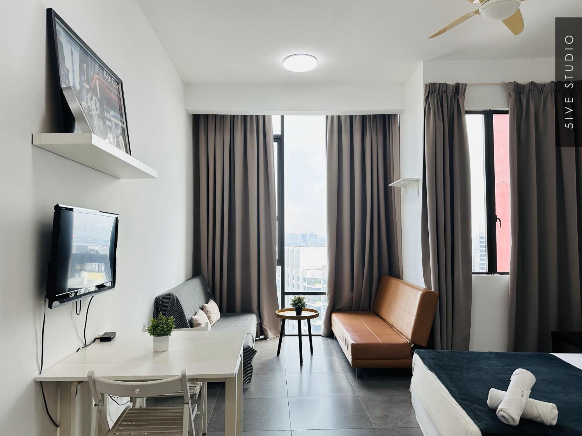 Five Studio - Empire Damansara Петалінг-Джая Екстер'єр фото