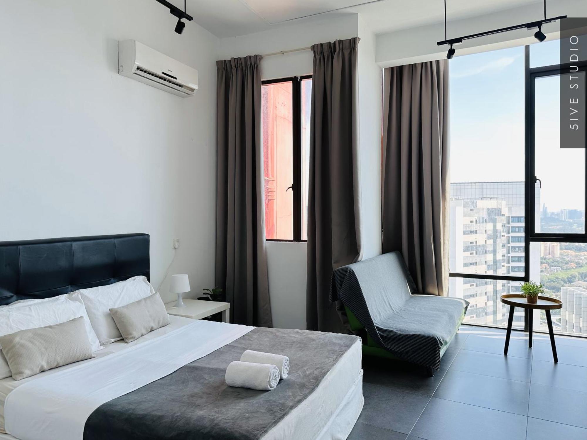 Five Studio - Empire Damansara Петалінг-Джая Екстер'єр фото