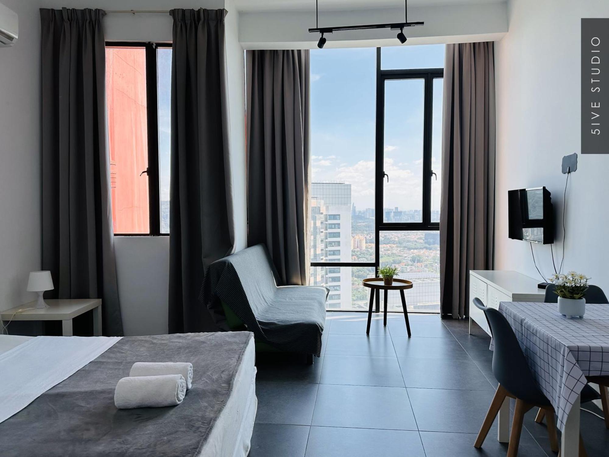 Five Studio - Empire Damansara Петалінг-Джая Екстер'єр фото